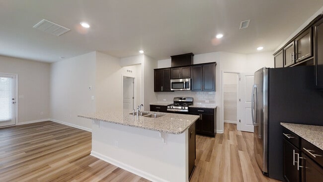 Foto del edificio - 103 Silver Fir Ln