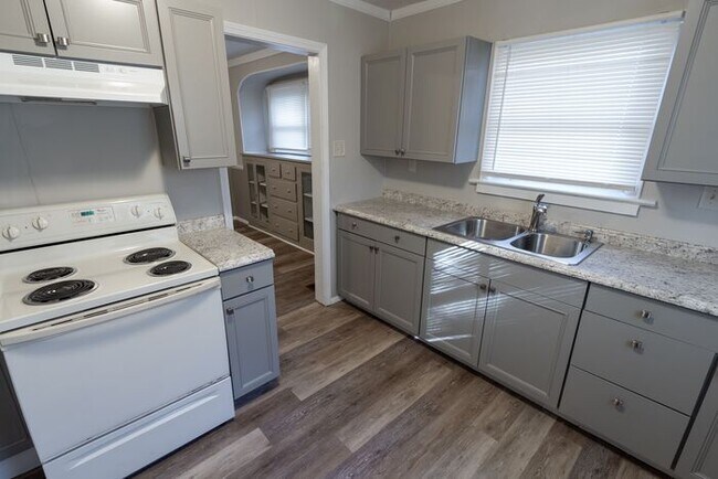 Foto del edificio - 1419 W 22nd St