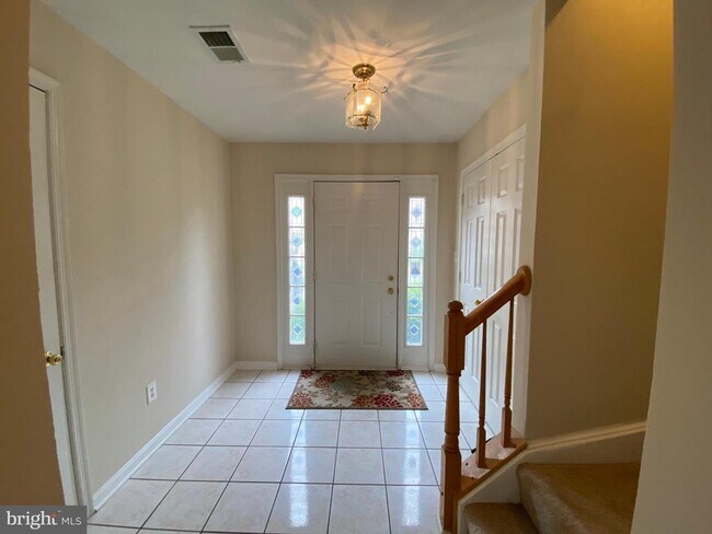 Foto del edificio - 6555 Kelsey Point Cir