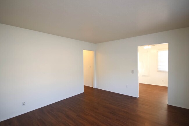 Building Photo - 916 Marcheta St