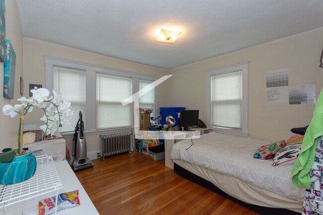 Foto del edificio - 64 Greycliff Rd