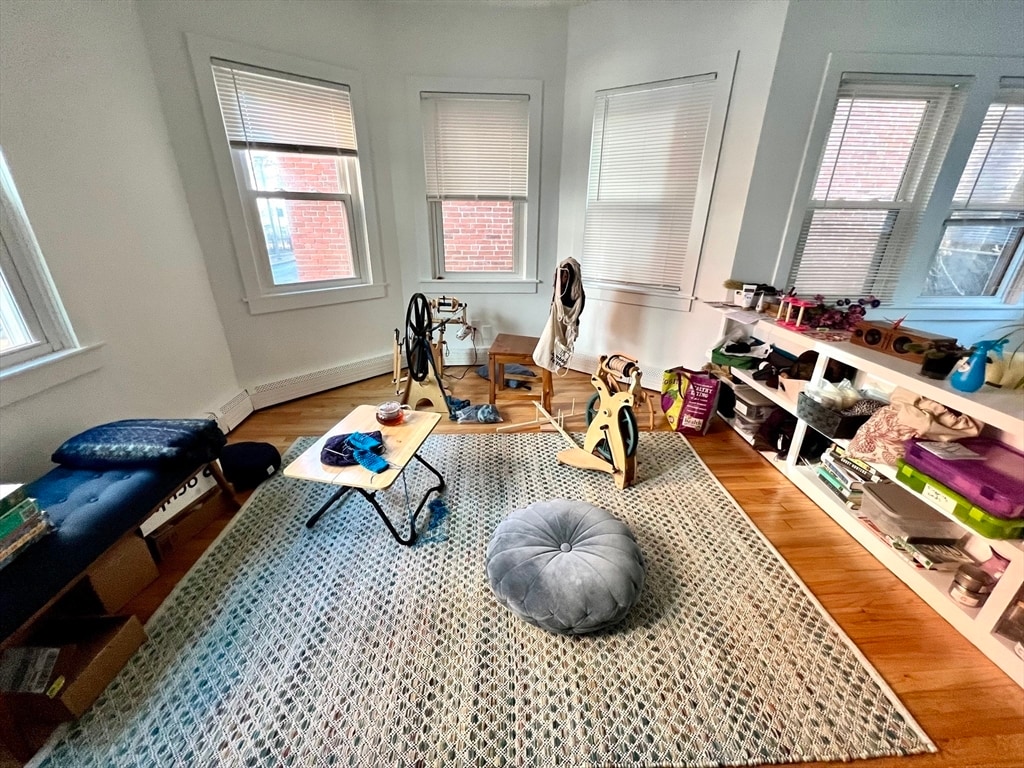 Primary Photo - 2 Inman Pl