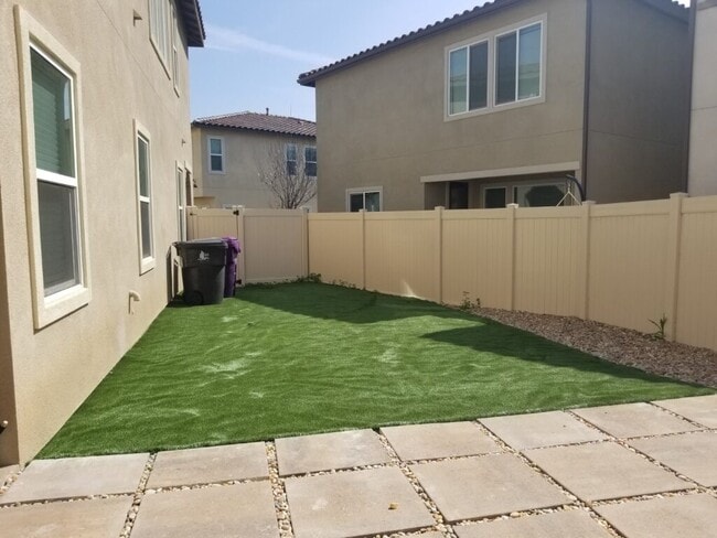 Foto del edificio - 235 W Ridgewood St