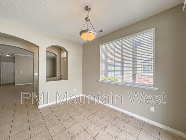 Foto del edificio - 948 Chelsea Ln