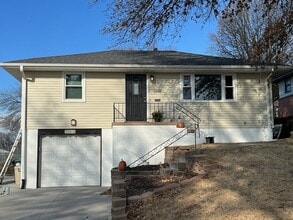 Building Photo - 6226 Oak St