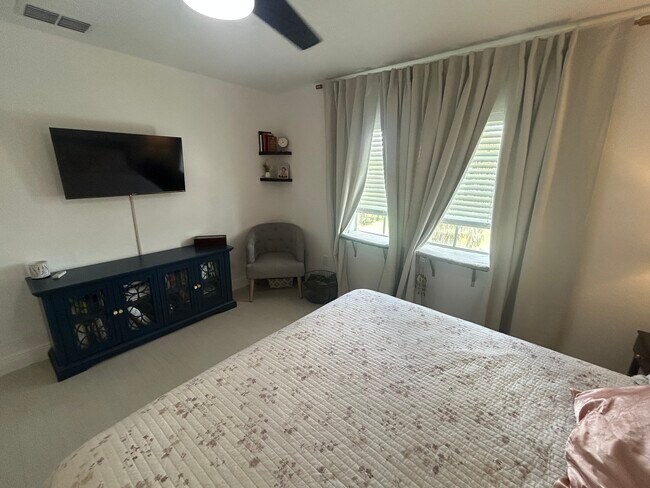 Foto del edificio - 1227 SE 23rd Pl