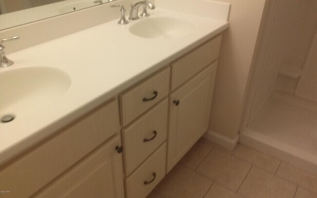 Foto del edificio - 8218 Annabellas Ln