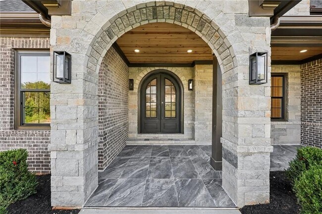 Building Photo - 6222 Bridgewood Dr