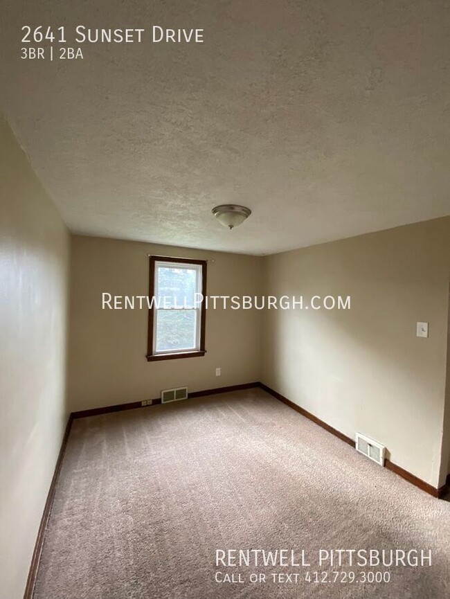 Foto del edificio - 3 Bedroom Home in West Mifflin