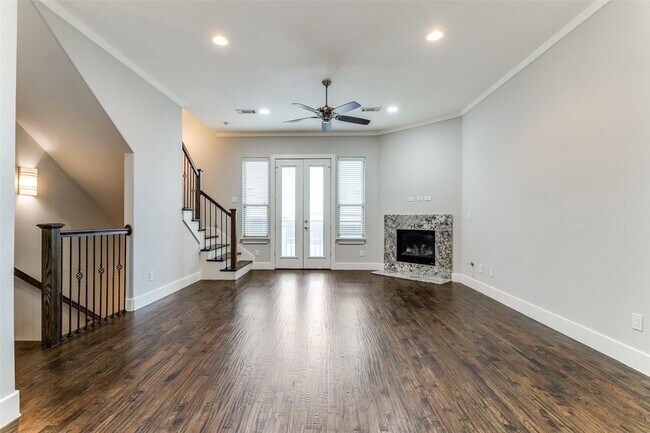 Foto del edificio - 4323 Dickason Ave