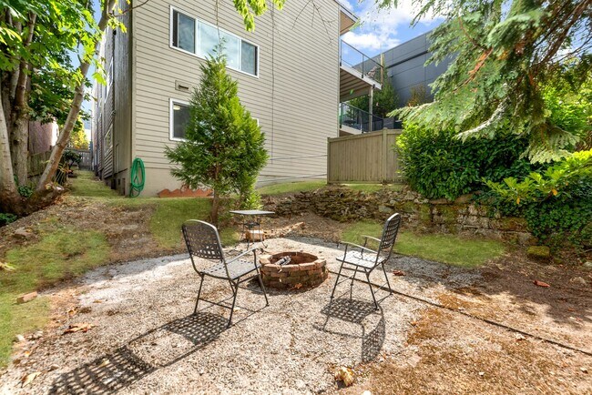 Building Photo - Waytcliff Apartments - Experience Capitol ...