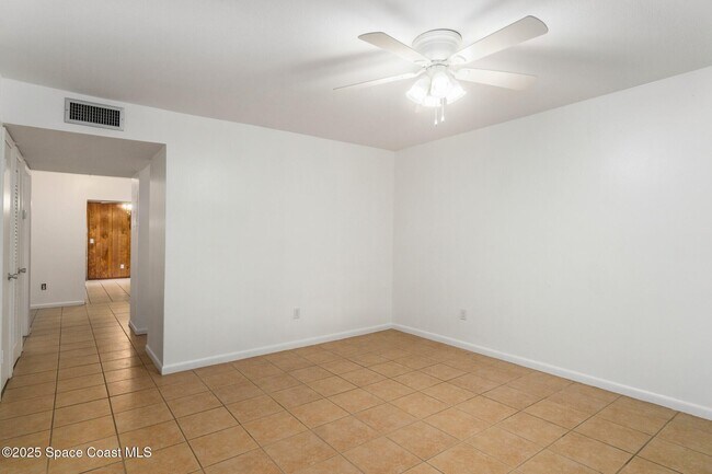 Foto del edificio - 212 E Towne Pl