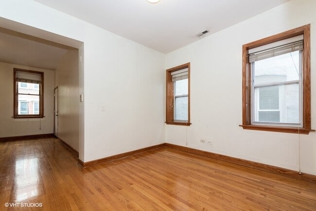 Building Photo - 819 S Carpenter St