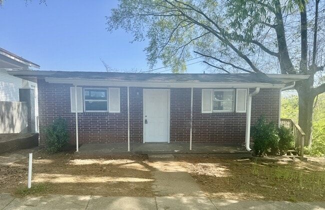 Photo - 505 W 42nd St House