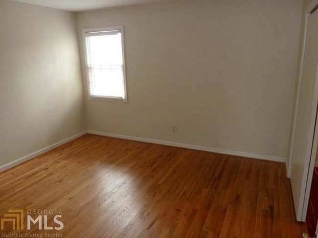 Building Photo - 3099 Colonial Way