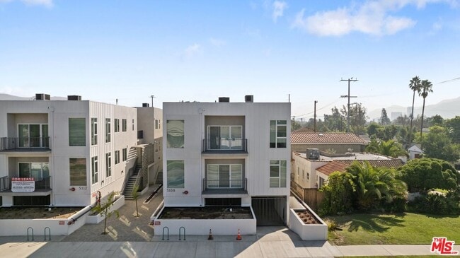 Building Photo - 5112 Cahuenga Blvd