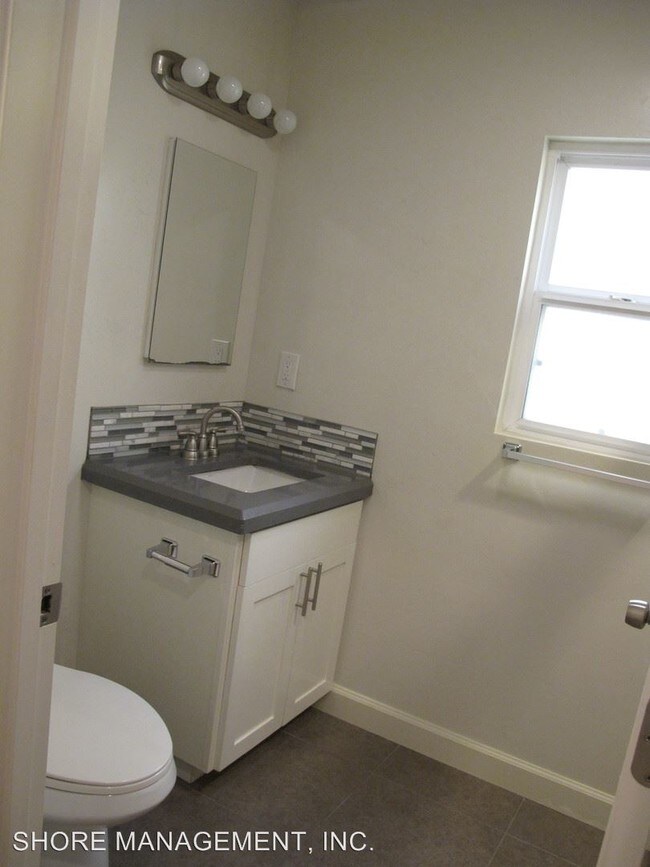 Foto del edificio - 3878-38805 Haines St