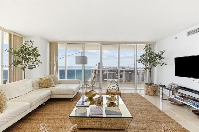 Building Photo - 1830 S Ocean Dr