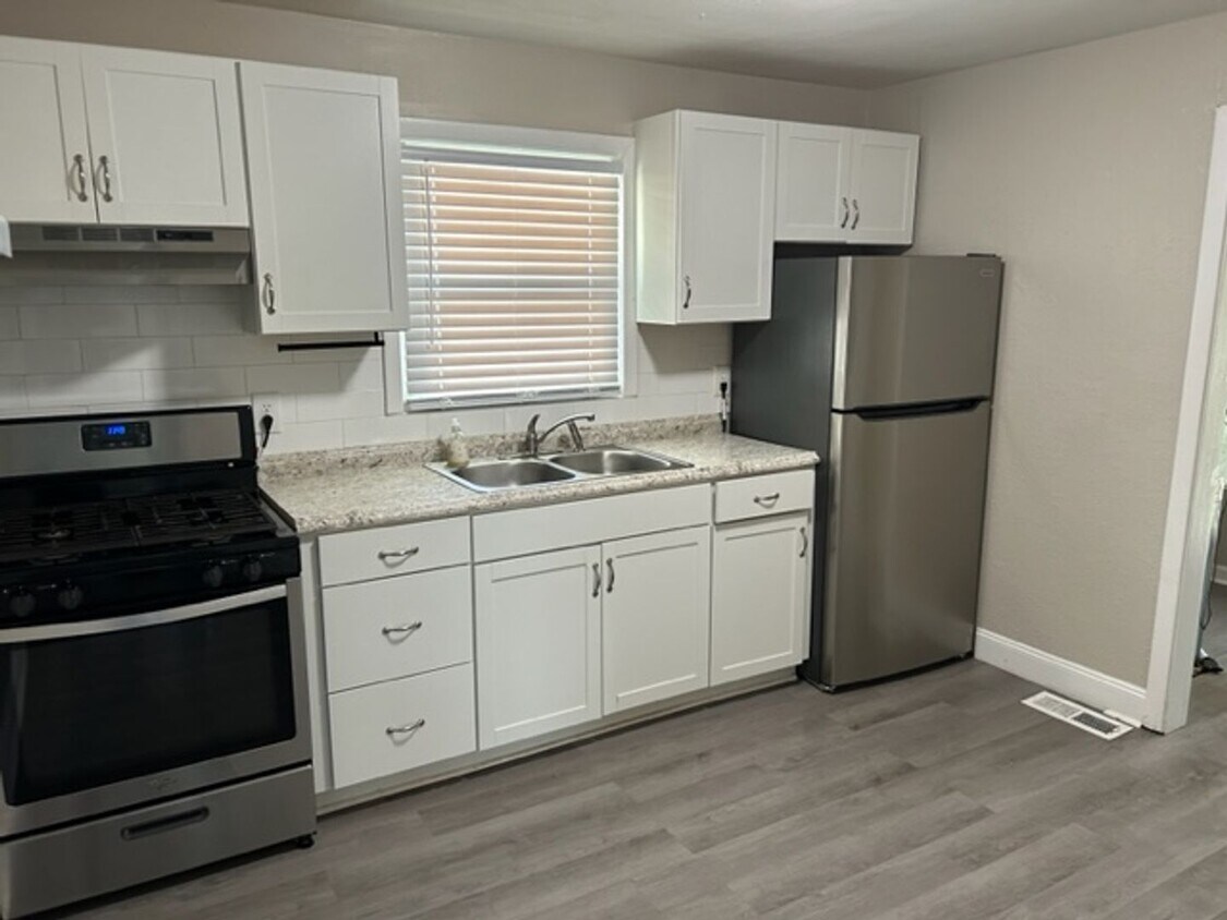 Foto principal - Renovated 3 Bedroom Near Casino & Naval Ho...
