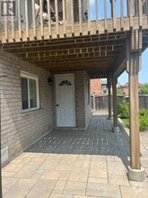 Building Photo - 165 Crompton Dr