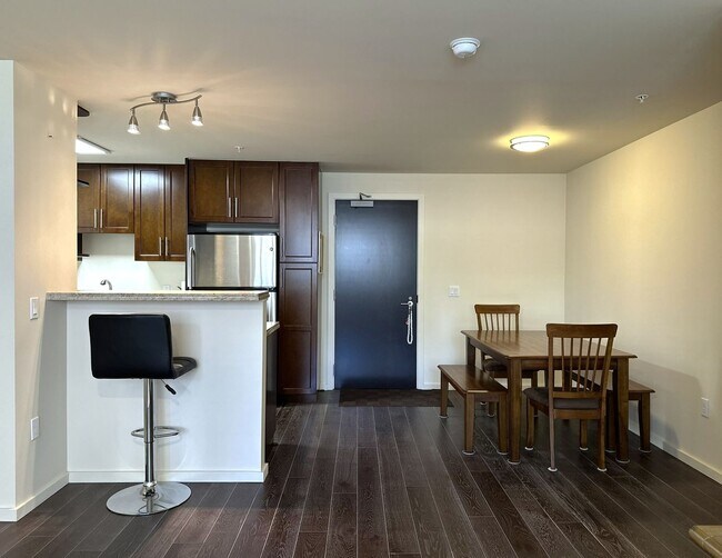 Foto del edificio - The Cove Waikiki - 2BR/2BA/2PK (Pet Negoti...
