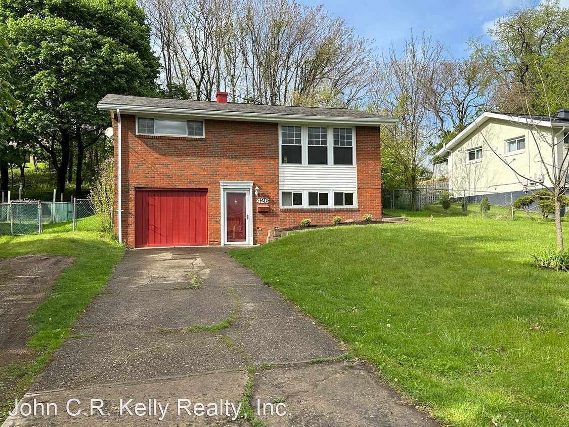 Foto principal - 3 br, 1.5 bath House - 426 Valley View Drive