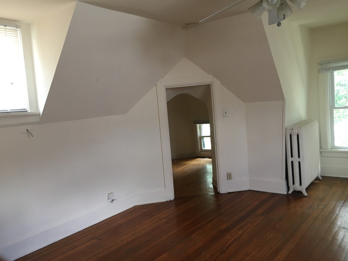 Primary Photo - 320 W Wilson St