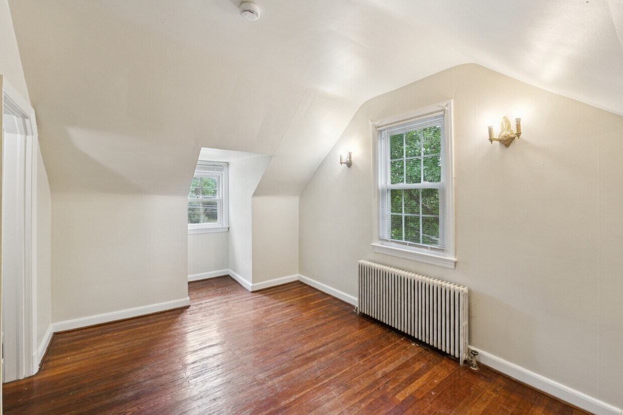 Foto del edificio - 4811 Calvert Rd