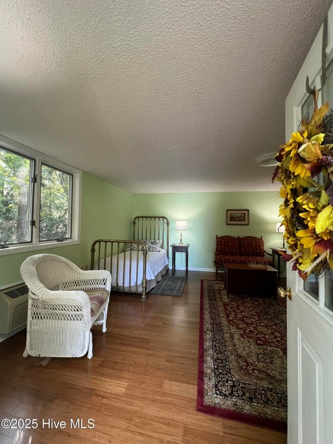 Foto del edificio - 104 Rolling Hill Ct