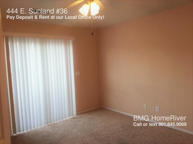 Building Photo - 444 Sunland Dr