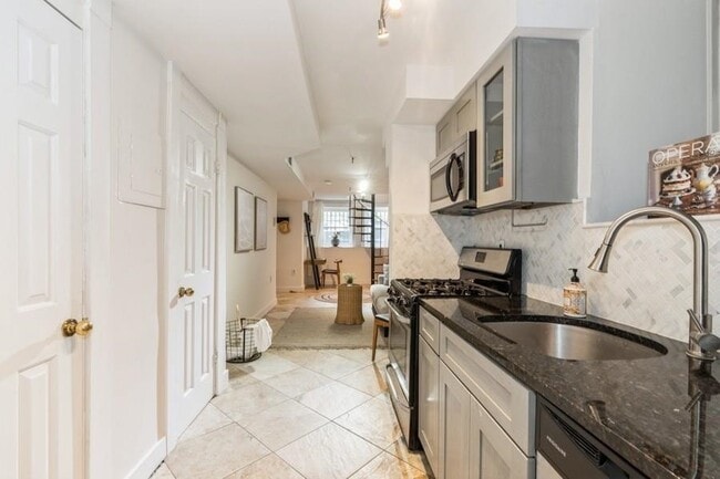 Building Photo - 444 Jersey Ave
