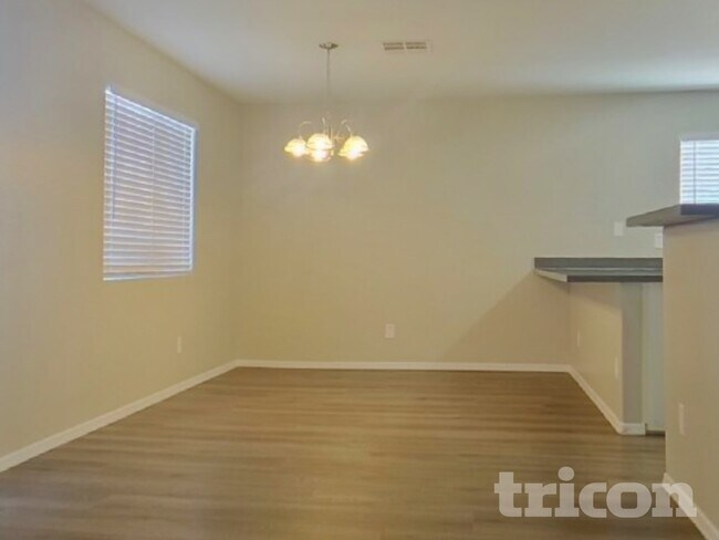 Building Photo - 23966 W Hadley St