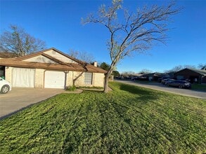 Building Photo - 14201 Sussman Ct