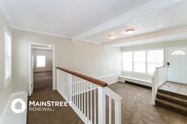 Building Photo - 208 E 165th St