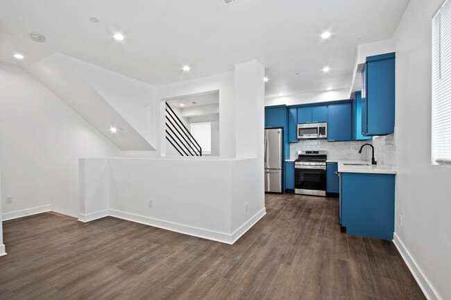 Building Photo - 1139 S Lorena St
