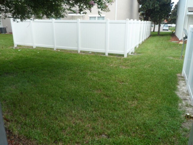 Building Photo - 3 br, 2.5 bath House - 512 South Branch Drive