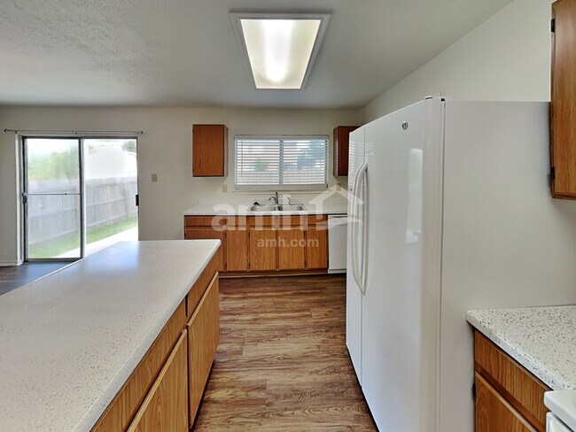 Foto del edificio - 6422 Beech Trail Dr
