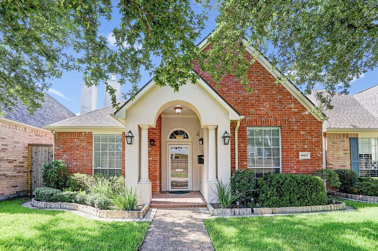 9907 Kemp Forest Dr, Houston, TX 77080 House Rental in Houston, TX
