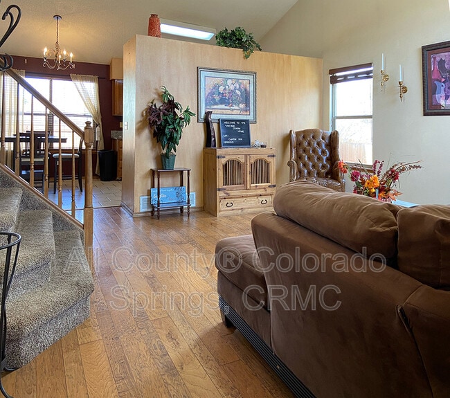 Foto del edificio - 1378 Grass Valley Dr