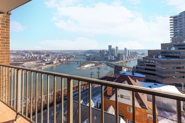 Impresionantes vistas de Pittsburgh - Grandview Pointe Apartments