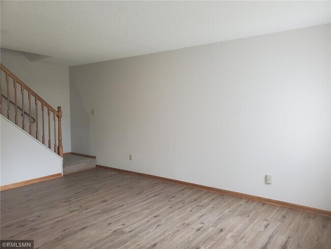 Foto del edificio - 2614 Brookdale Ln