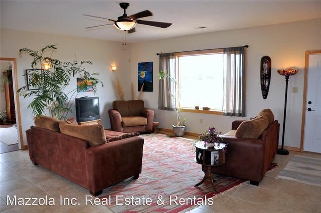 Building Photo - 3 br, 2 bath House - 25 Colella Rd
