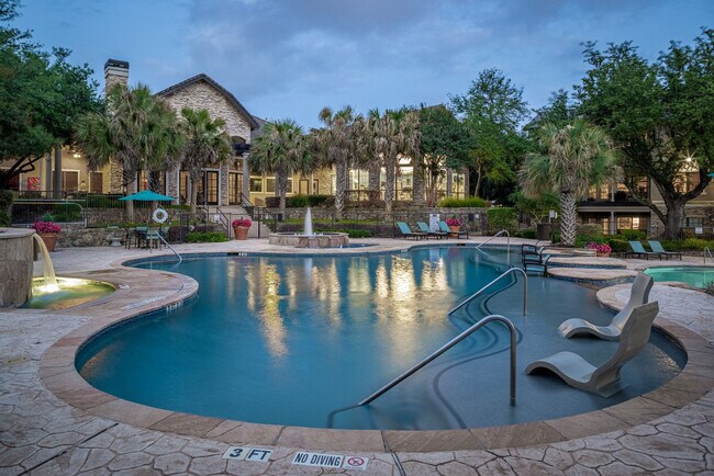 Marquis Parkside Apartments Austin Tx Apartments Com