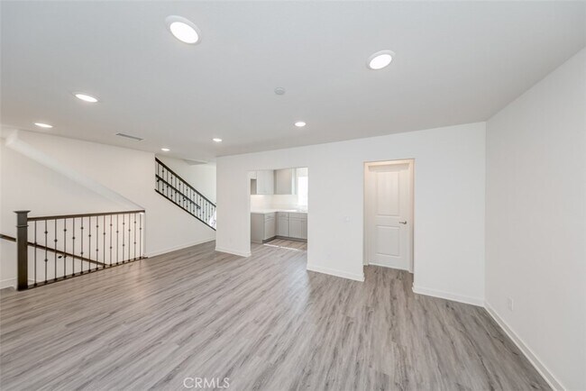 Foto del edificio - 9124 Huntington Dr