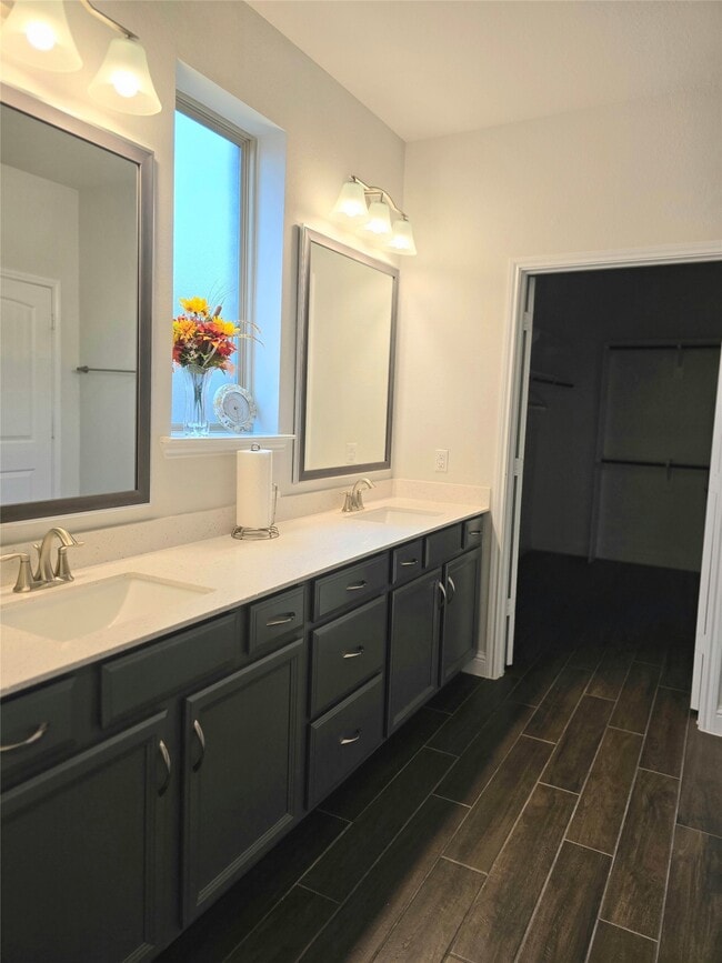 Building Photo - 4835 Evergreen Hills Dr