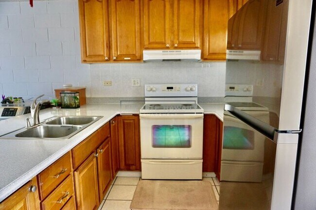 Foto del edificio - 1716 Keeaumoku St