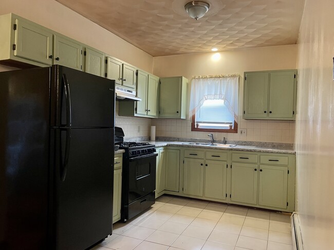 Kitchen - 484 Walnut St