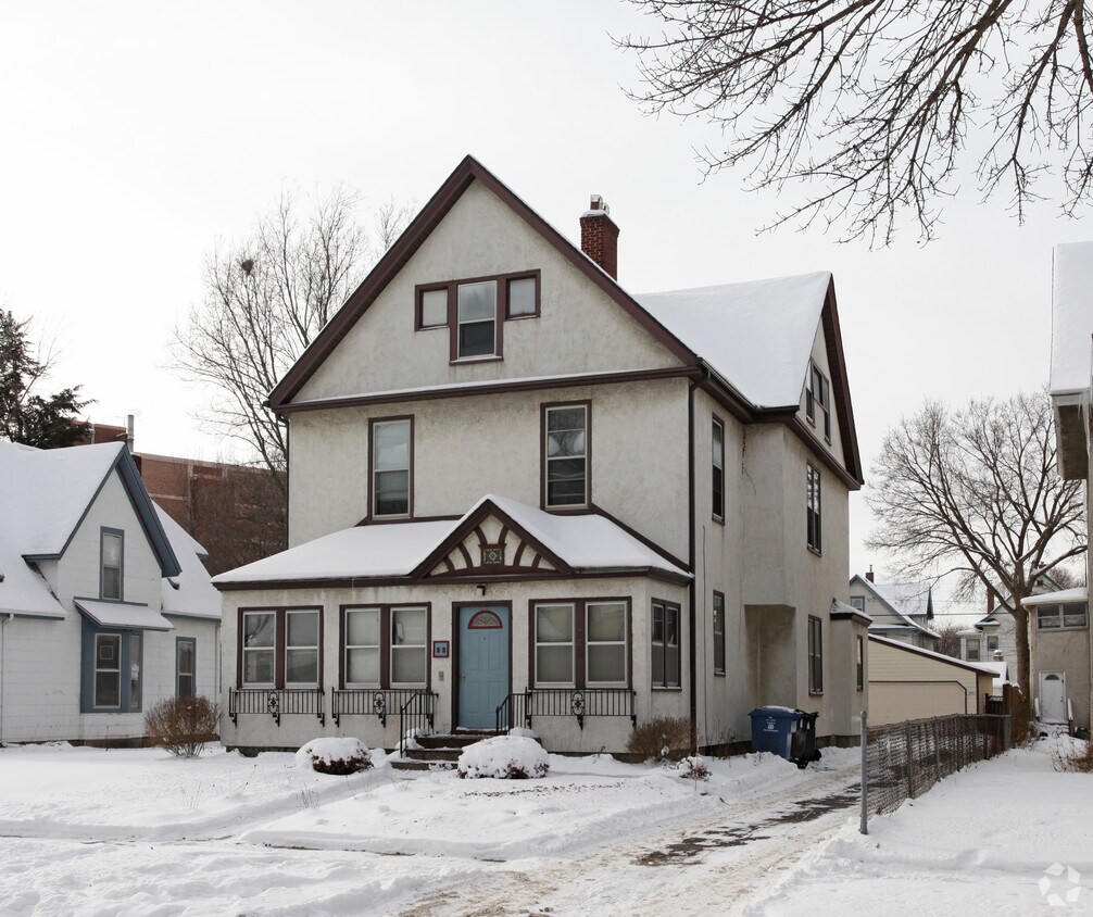 Building Photo - 330 4th St NE