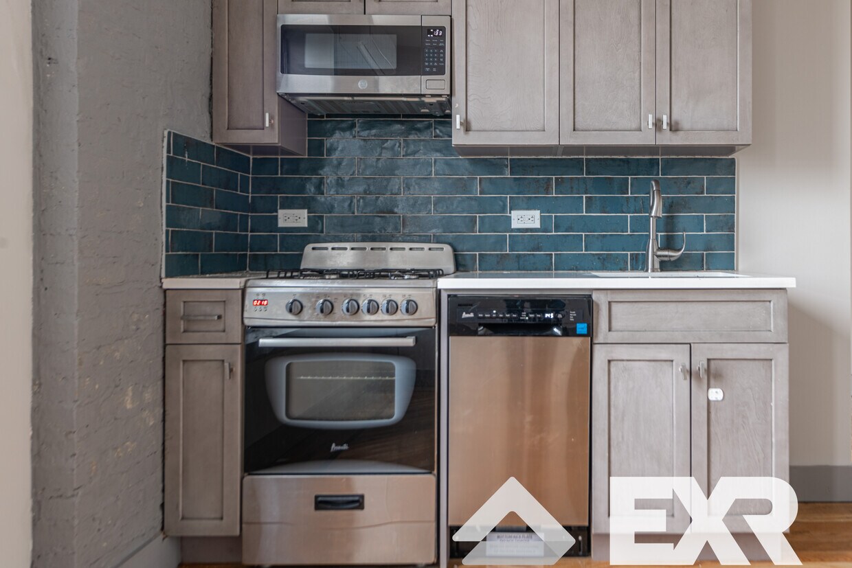 Building Photo - 1402 Park Pl