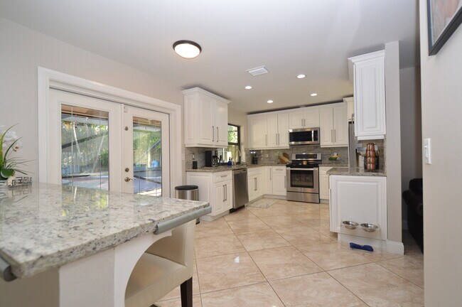 Foto del edificio - 10648 NW 2nd Pl